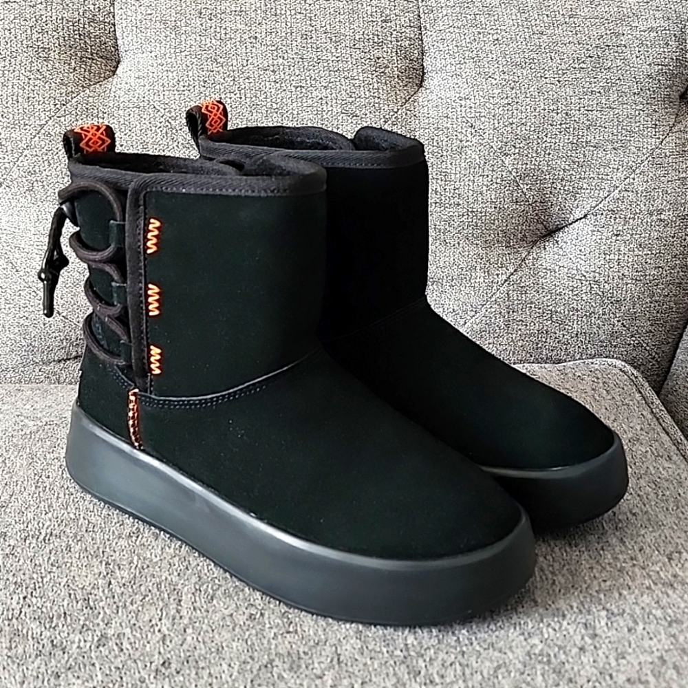 NWT UGG Classic Boom Ankle Boot women